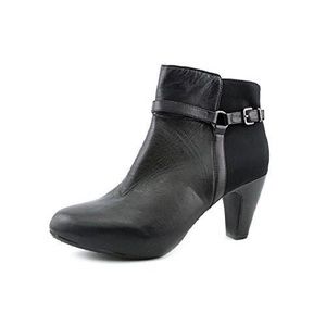 Easy Spirit Black Leather Ankle Boots